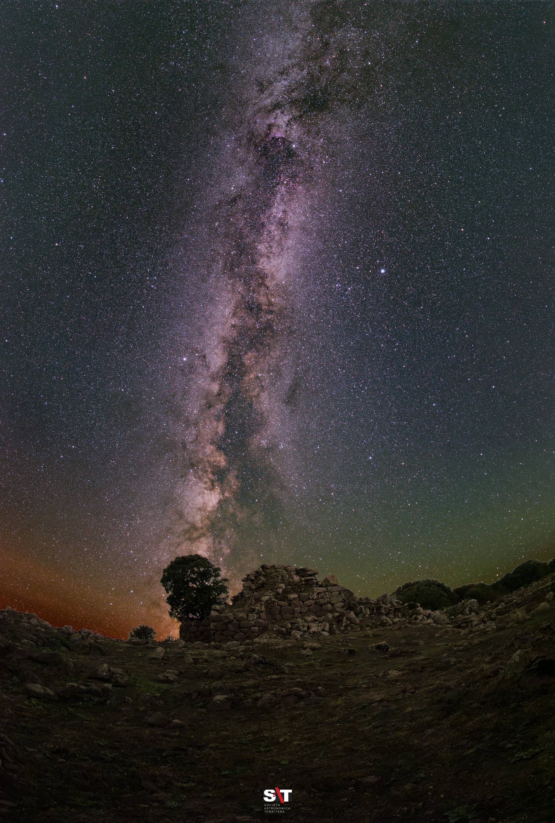 Nuraghe Appiu, milky way and air glow